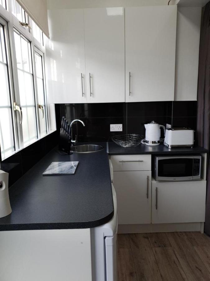 Apartament Star London Brent Street Cosy 1-Bed Hideaway Hendon Zewnętrze zdjęcie